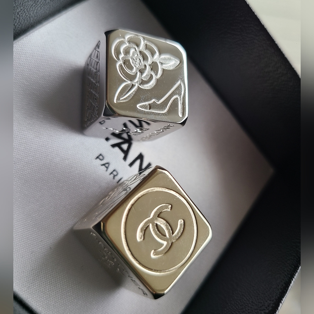 Chanel dice